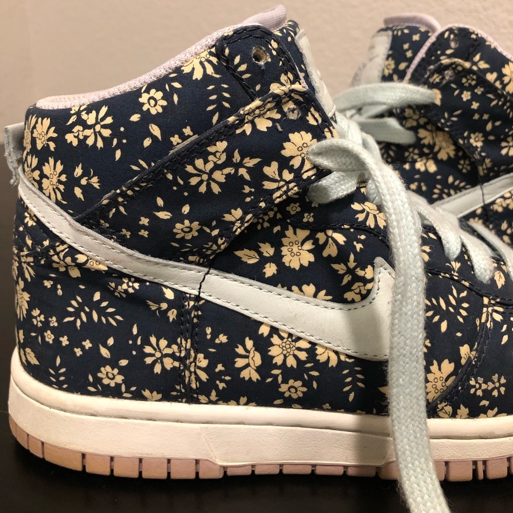 Nike ID Liberty of London dunks. US Size 7 - Picture 4 of 7